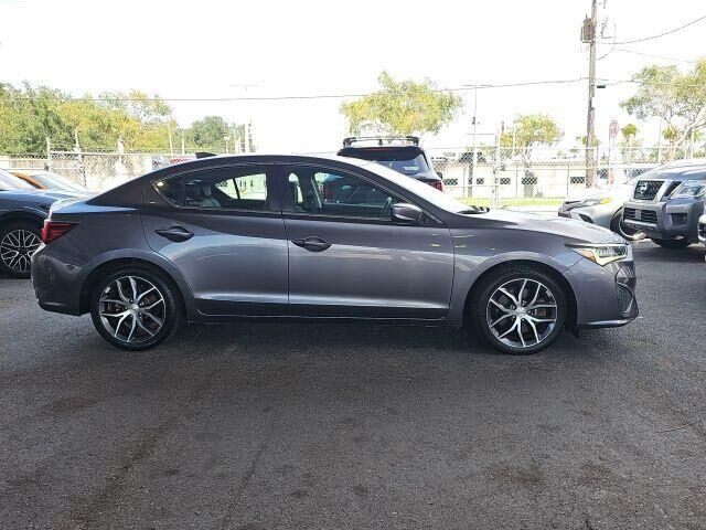 2021 Acura ILX w/Premium — photo 1 of 27