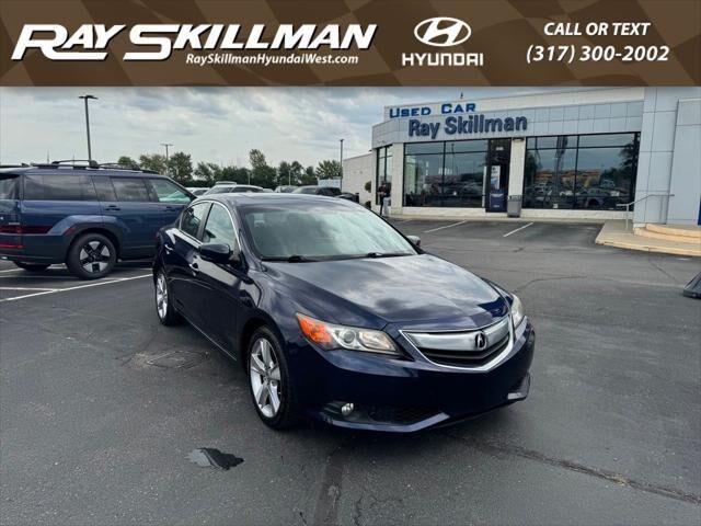 2013 Acura ILX 2.0L w/Premium — photo 1 of 13