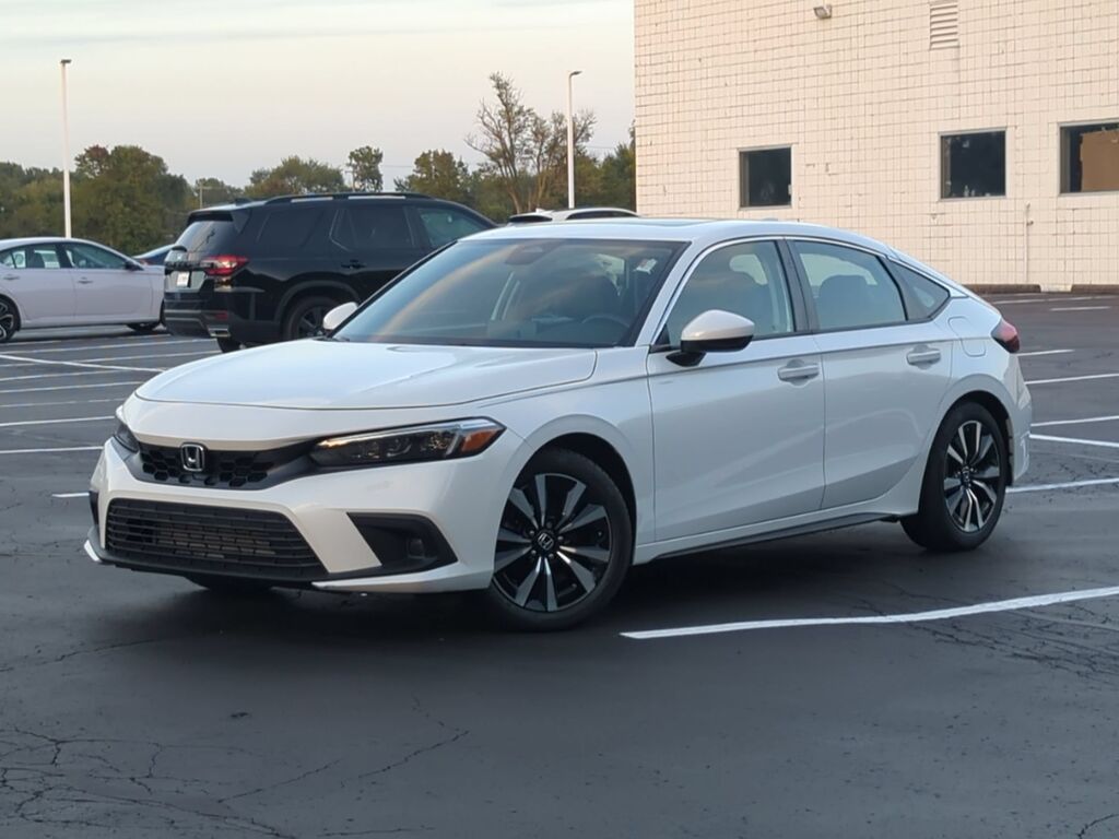2024 Honda Civic Hatchback 1.5T EX-L — photo 1 of 7