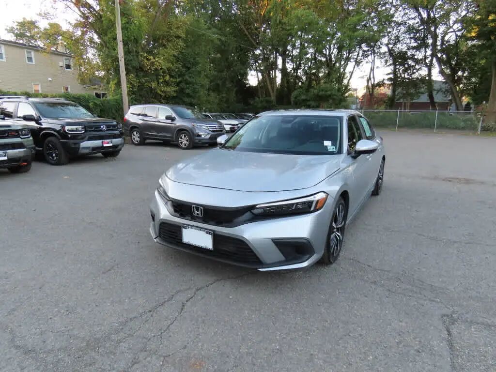 2024 Honda Civic EX-L — photo 1 of 13