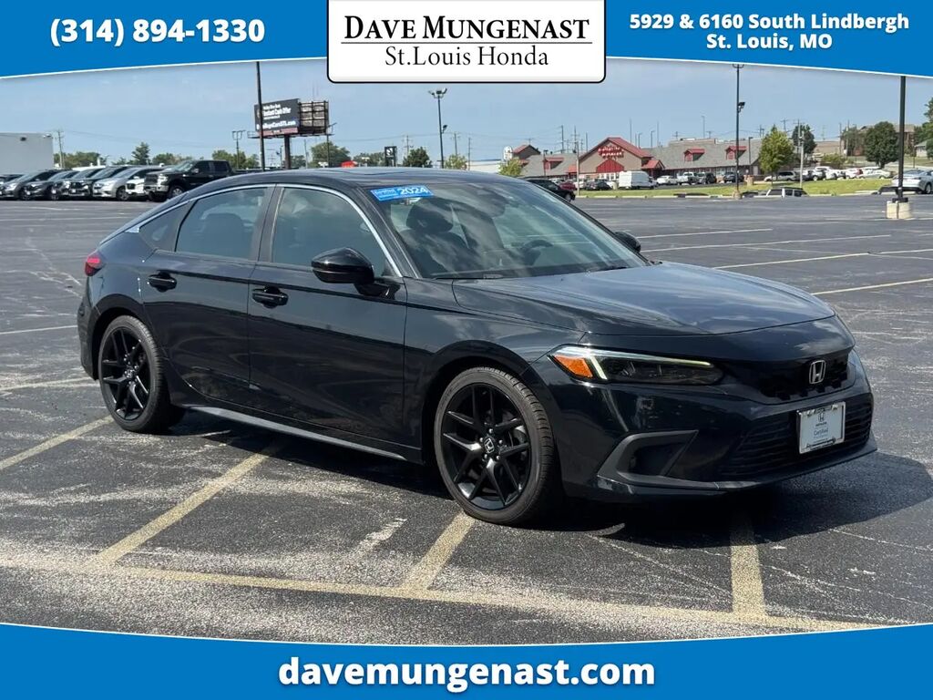 2024 Honda Civic Sport Touring — photo 1 of 13