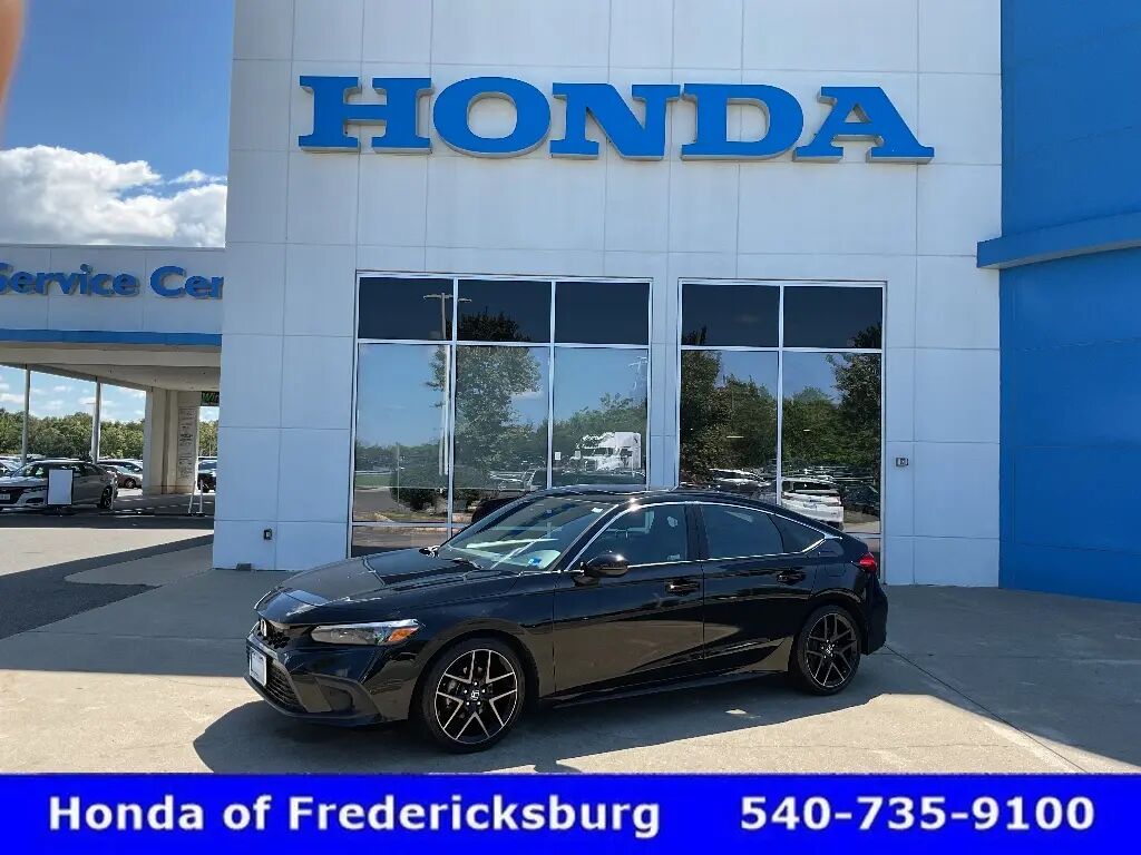2023 Honda Civic Sport Touring — photo 1 of 13