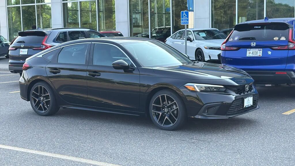 2024 Honda Civic Sport Touring — photo 1 of 13