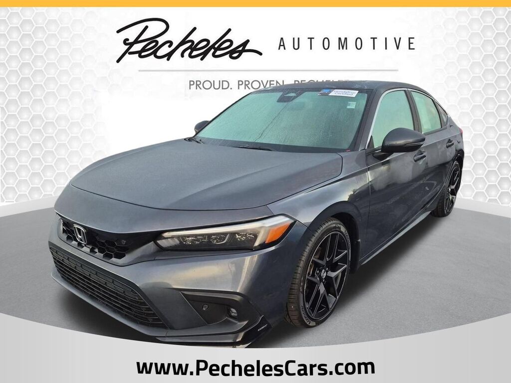 2022 Honda Civic Sport Touring — photo 1 of 13