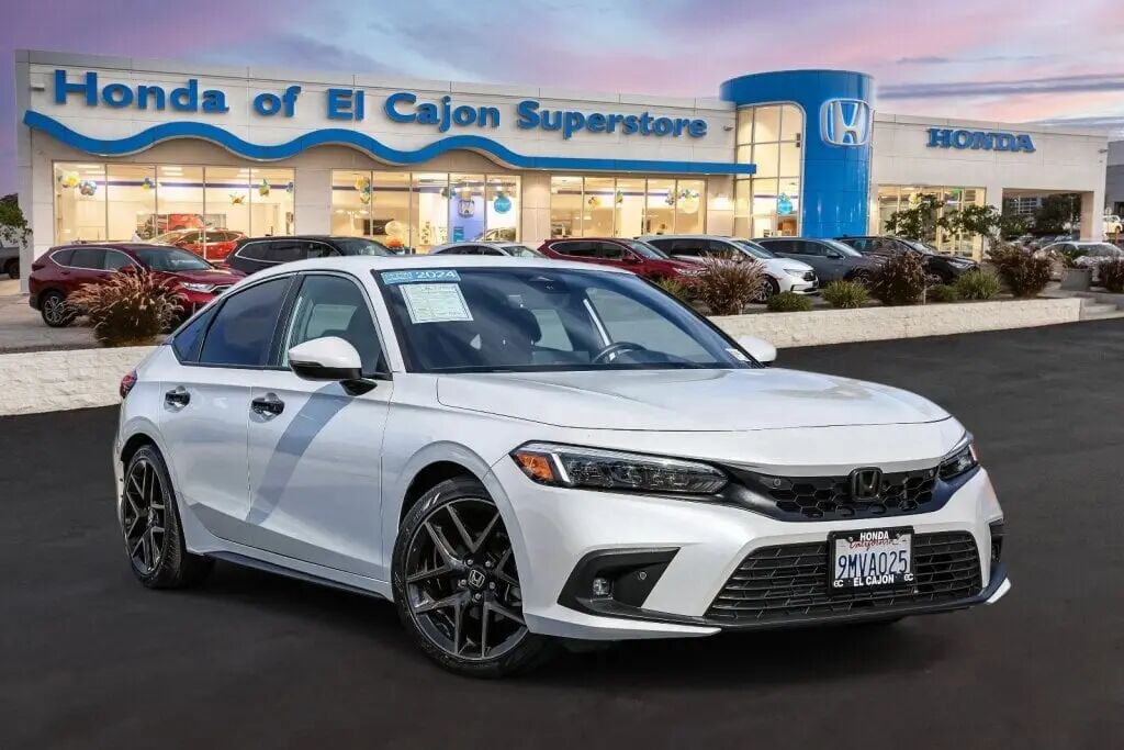 2024 Honda Civic Sport Touring — photo 1 of 13