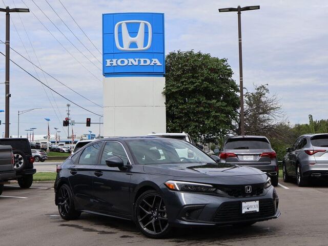 2024 Honda Civic Sport Touring — photo 1 of 2