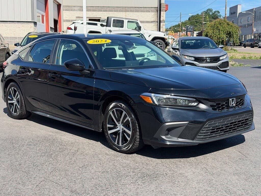 2024 Honda Civic LX — photo 1 of 1
