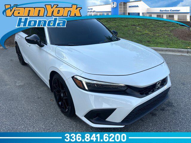 2024 Honda Civic Hatchback 2.0L SPORT — photo 1 of 7