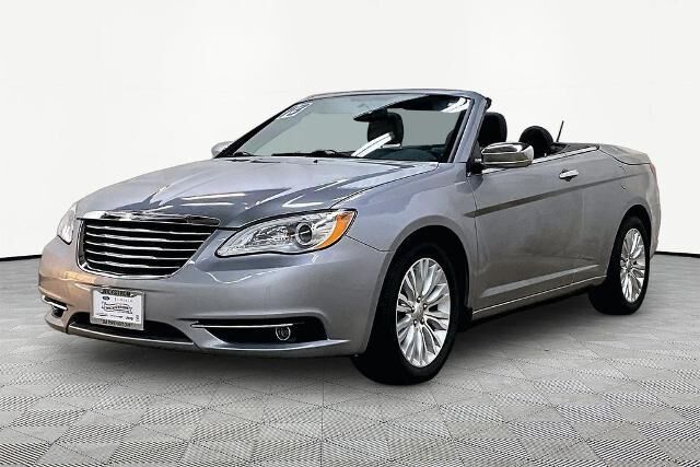 2013 Chrysler 200 Limited — photo 1 of 15