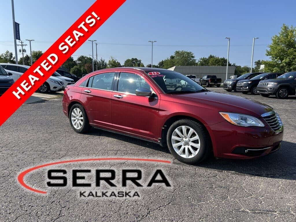 2013 Chrysler 200 Limited — photo 1 of 2