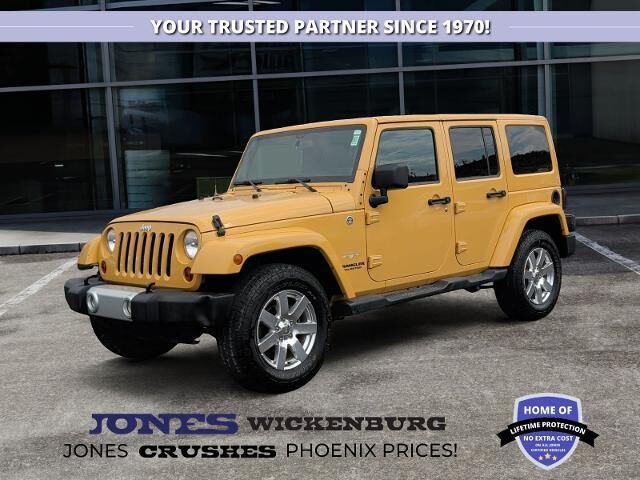 2013 Jeep Wrangler Unlimited Sahara — photo 1 of 13