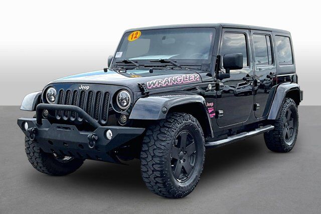 2012 Jeep Wrangler Unlimited Sahara — photo 1 of 13