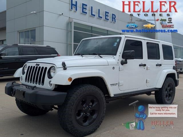 2015 Jeep Wrangler Unlimited Sahara — photo 1 of 2