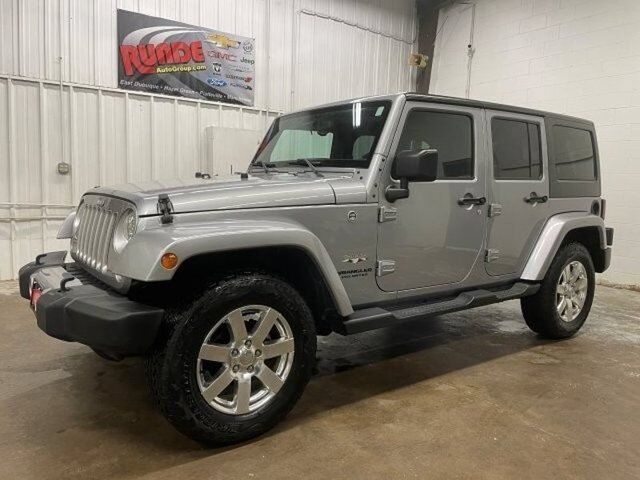 2016 Jeep Wrangler Unlimited Sahara — photo 1 of 2