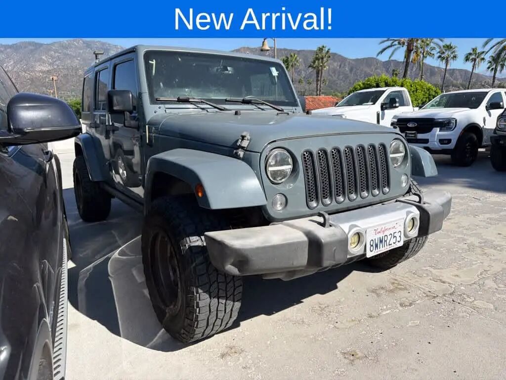 2015 Jeep Wrangler Unlimited Sahara — photo 1 of 12