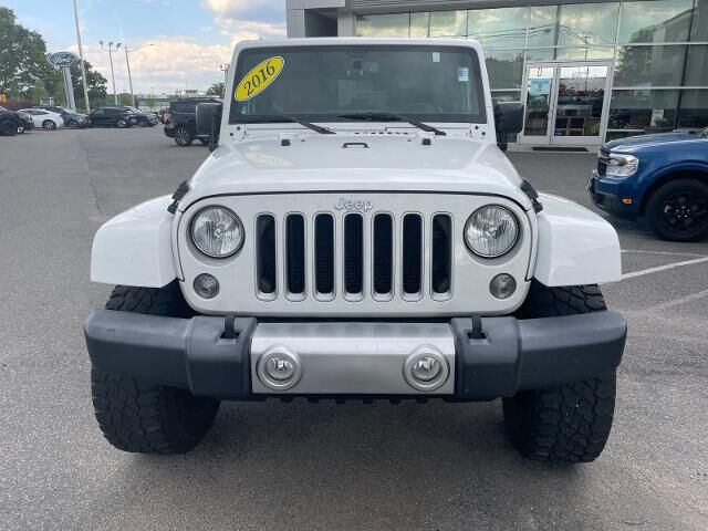 2016 Jeep Wrangler Unlimited Sahara — photo 1 of 35