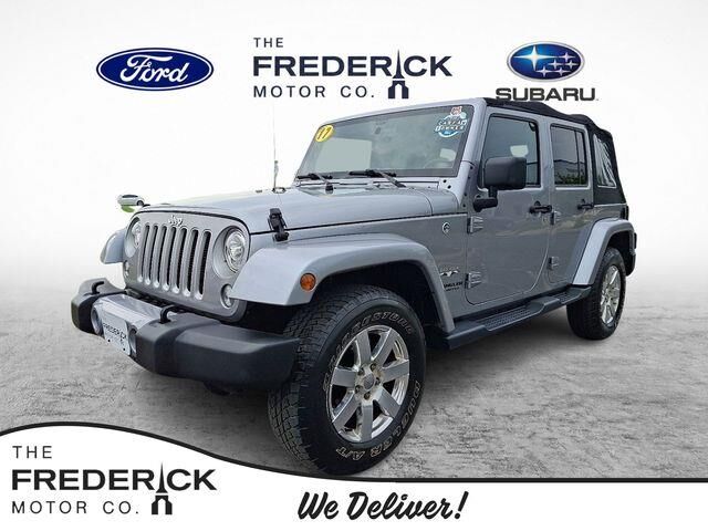 2017 Jeep Wrangler Unlimited Sahara — photo 1 of 26