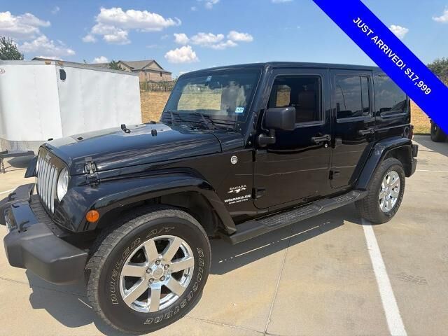 2016 Jeep Wrangler Unlimited Sahara — photo 1 of 39