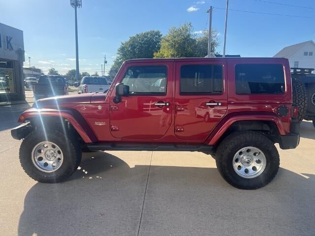 2013 Jeep Wrangler Unlimited Sahara — photo 1 of 13
