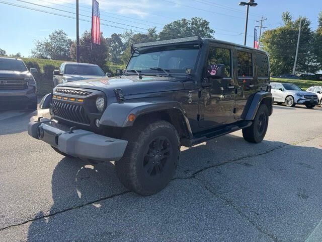 2017 Jeep Wrangler Unlimited Sahara — photo 1 of 12