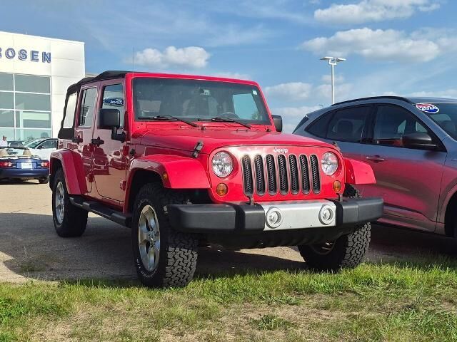 2013 Jeep Wrangler Unlimited Sahara — photo 1 of 6