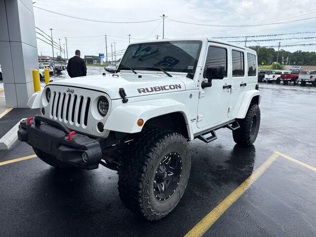 2017 Jeep Wrangler Unlimited Rubicon — photo 1 of 13
