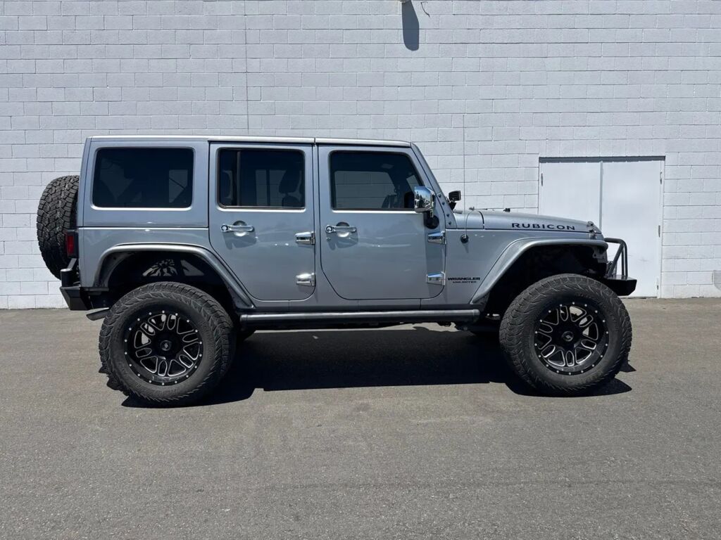 2017 Jeep Wrangler Unlimited Rubicon — photo 1 of 33