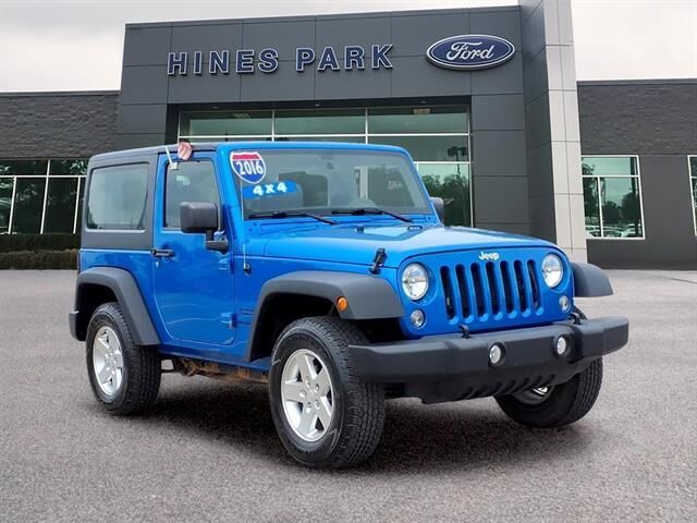2016 Jeep Wrangler Sport — photo 1 of 13