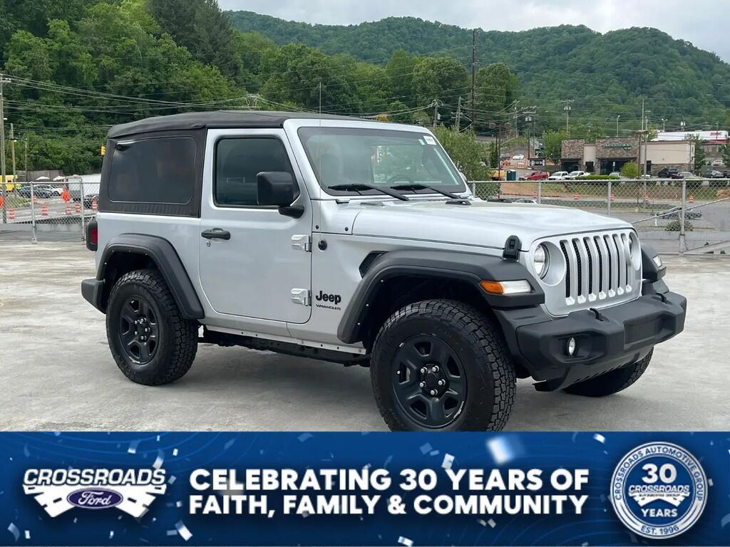 2022 Jeep Wrangler Sport — photo 1 of 29