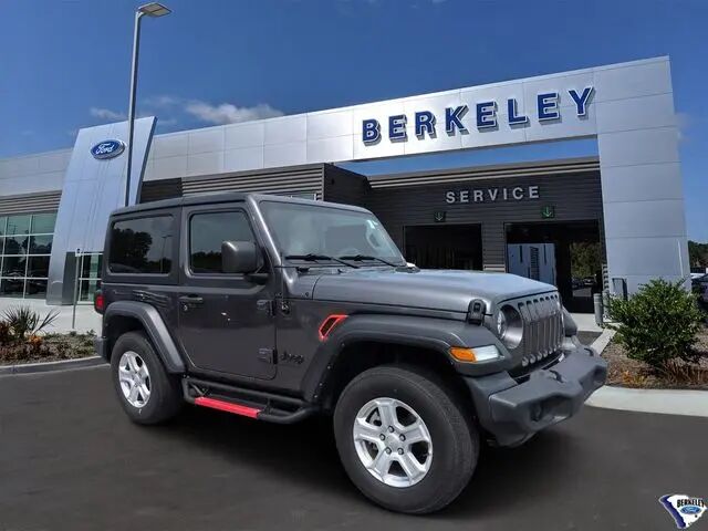 2022 Jeep Wrangler Sport — photo 1 of 14