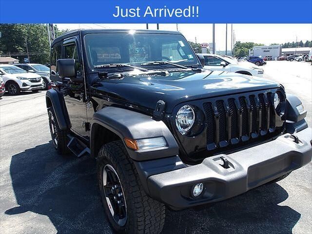 2023 Jeep Wrangler Sport — photo 1 of 30