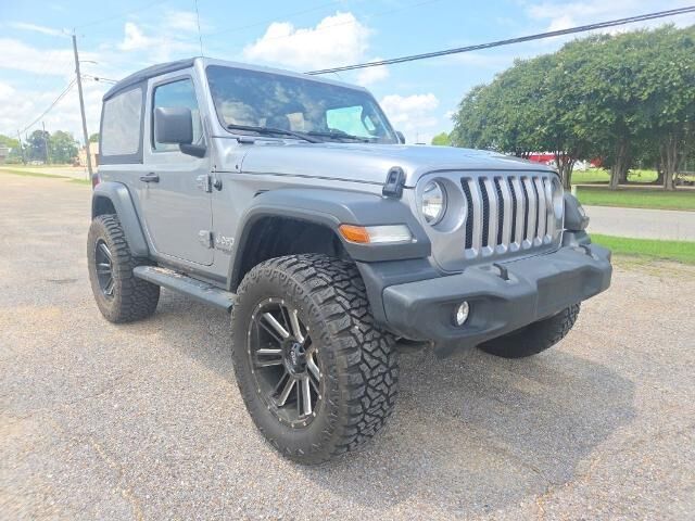 2021 Jeep Wrangler Sport — photo 1 of 26