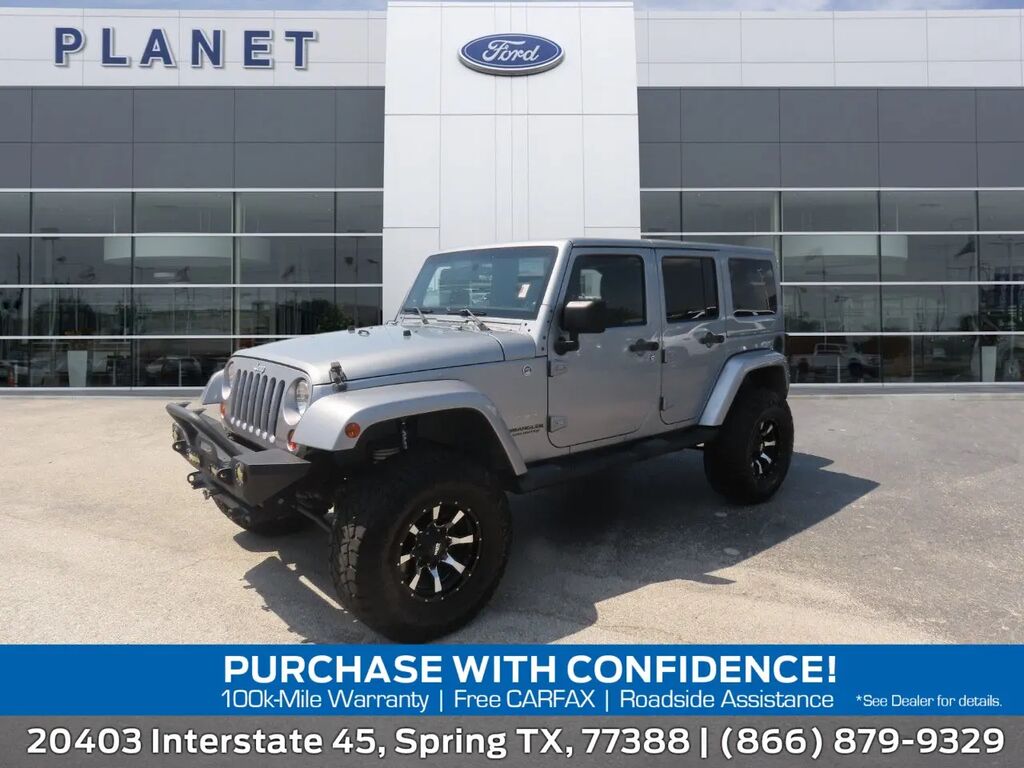2013 Jeep Wrangler Unlimited Sahara — photo 1 of 26