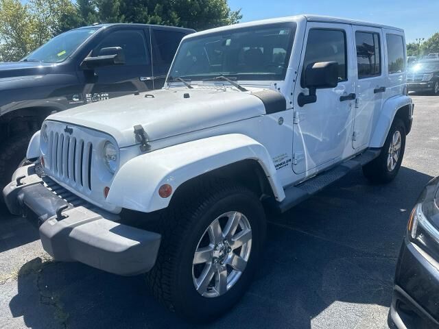 2012 Jeep Wrangler Unlimited Sahara — photo 1 of 26