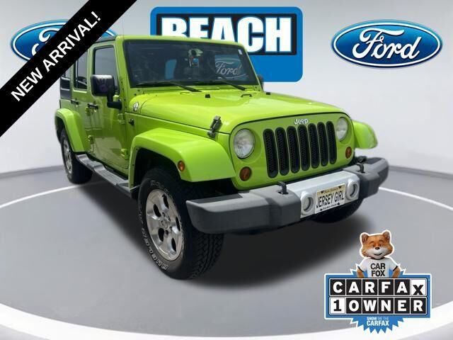 2013 Jeep Wrangler Unlimited Sahara — photo 1 of 13