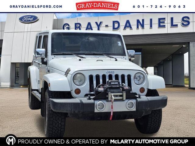 2013 Jeep Wrangler Unlimited Sahara — photo 1 of 10