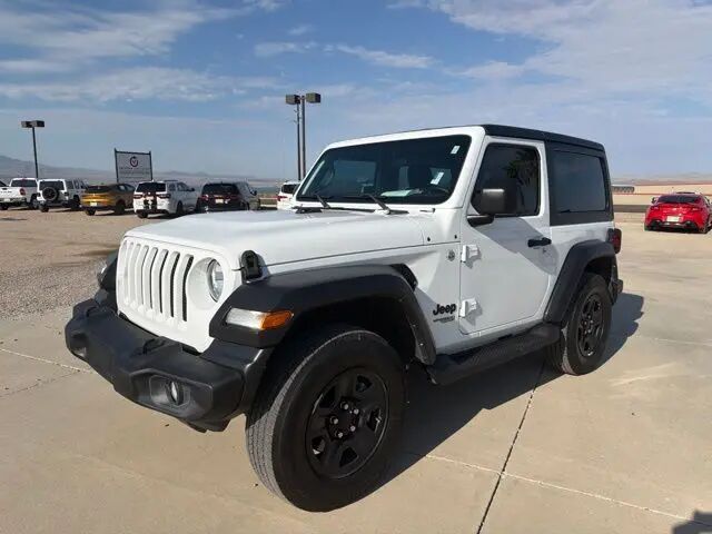 2021 Jeep Wrangler Sport — photo 1 of 41