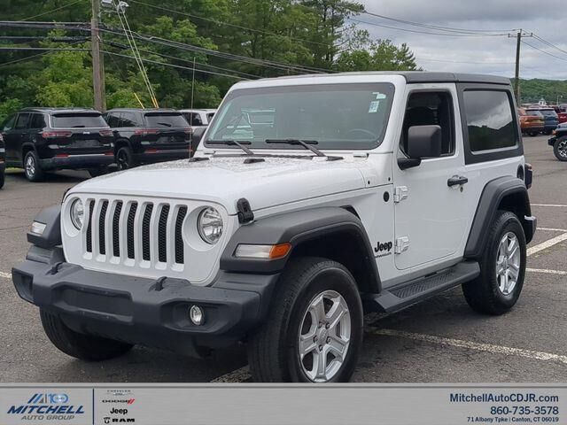 2022 Jeep Wrangler Sport — photo 1 of 13