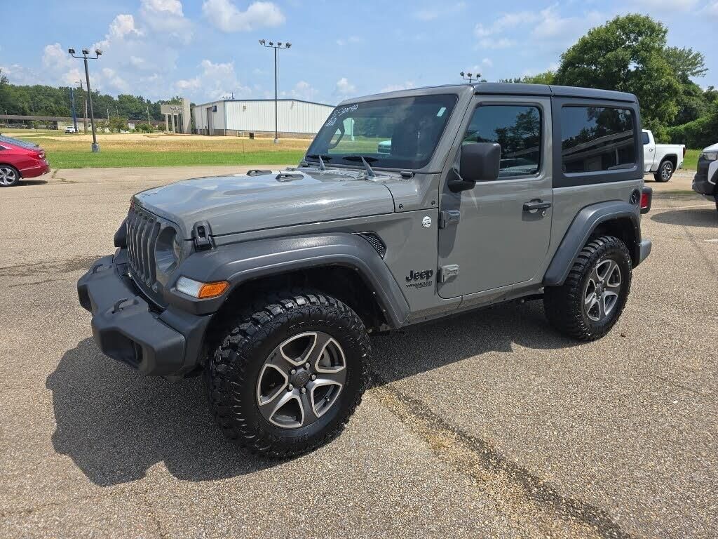 2021 Jeep Wrangler Sport — photo 1 of 1