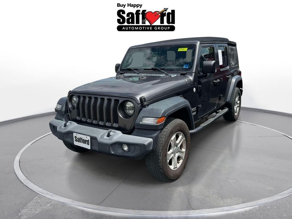2018 Jeep Wrangler Unlimited Sport — photo 1 of 13