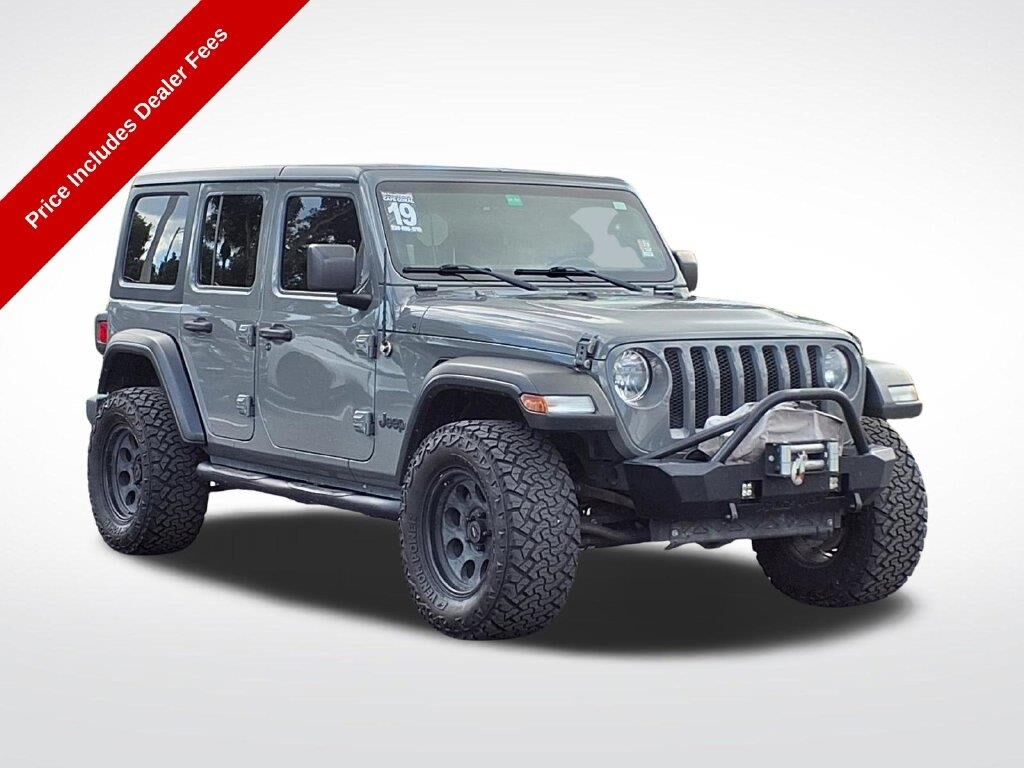 2019 Jeep Wrangler Unlimited Sport — photo 1 of 13