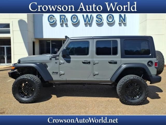 2023 Jeep Wrangler Sport — photo 1 of 13