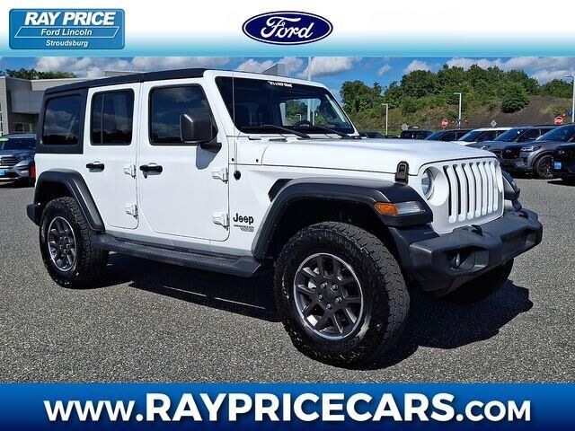 2019 Jeep Wrangler Unlimited Sport — photo 1 of 26