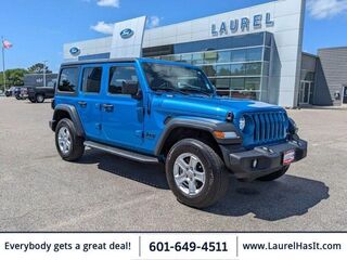 2022 Jeep Wrangler Unlimited Sport — photo 1 of 13