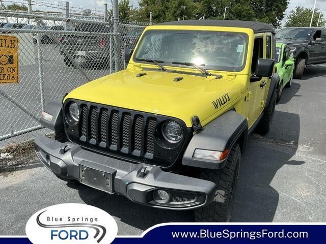 2023 Jeep Wrangler Sport — photo 1 of 12