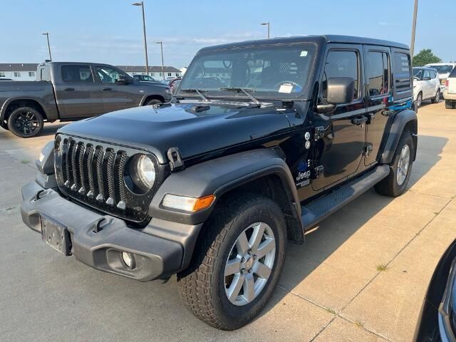 2019 Jeep Wrangler Unlimited Sport — photo 1 of 13