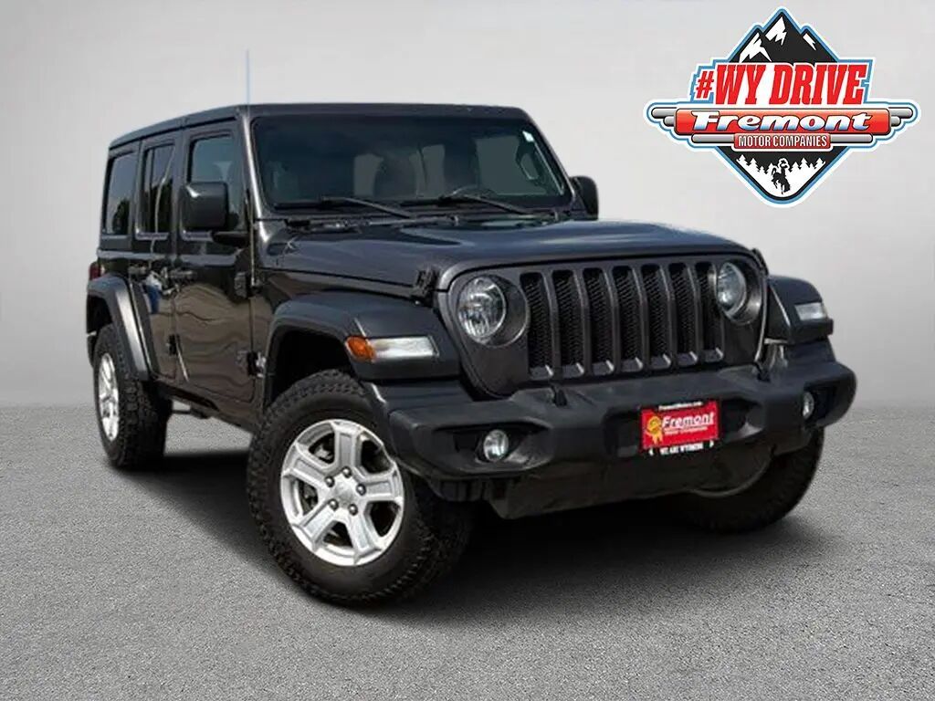 2018 Jeep Wrangler Unlimited Sport — photo 1 of 13