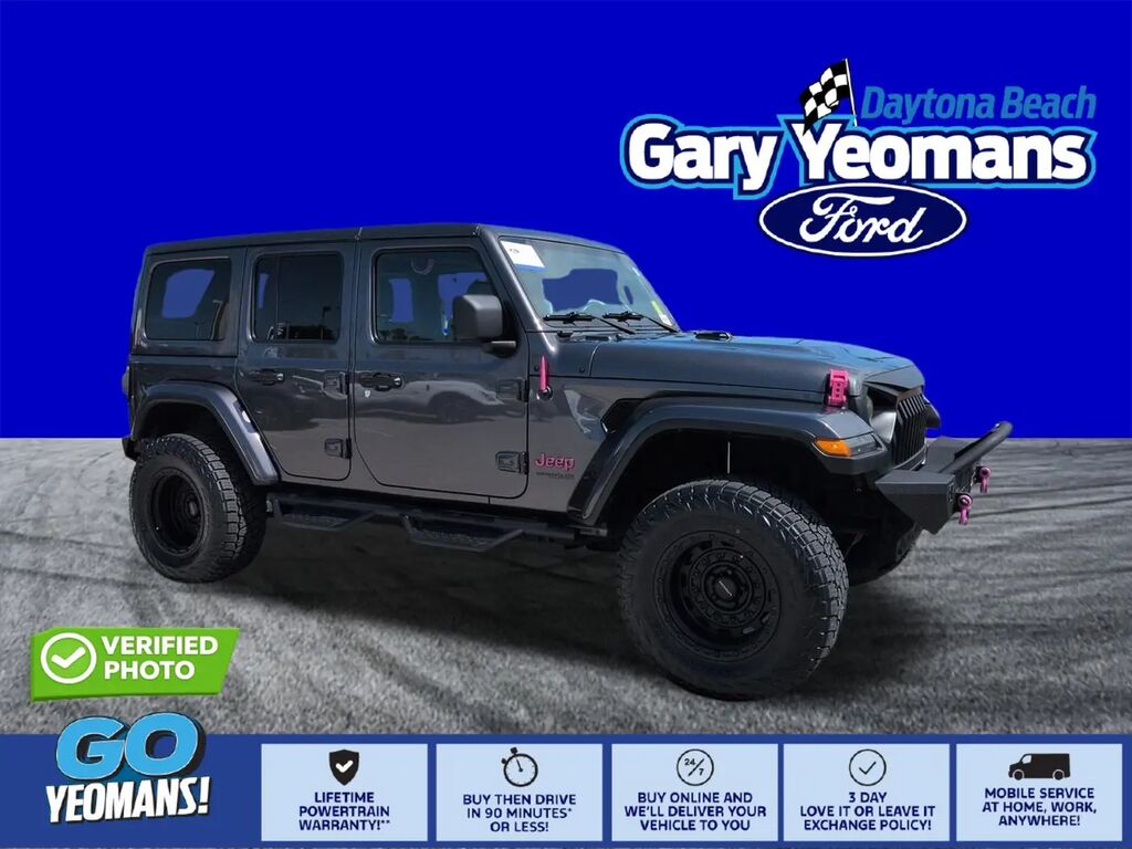2019 Jeep Wrangler Unlimited Sahara — photo 1 of 32