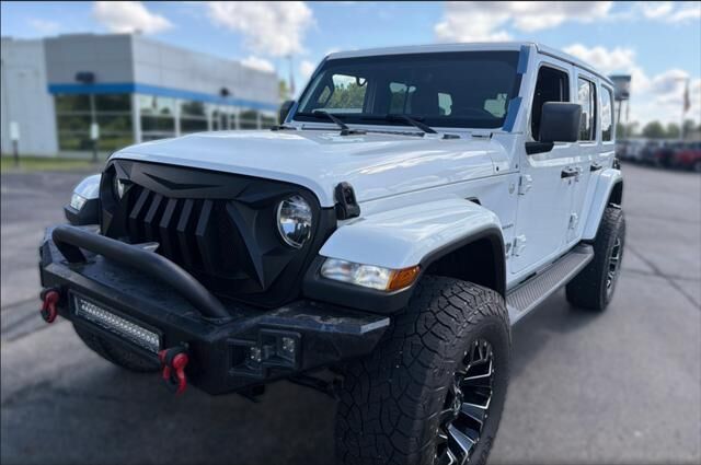 2022 Jeep Wrangler Unlimited Sahara — photo 1 of 13