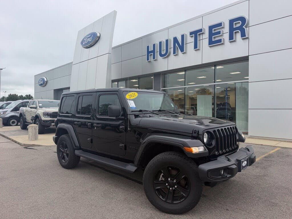 2021 Jeep Wrangler Unlimited Sahara — photo 1 of 1